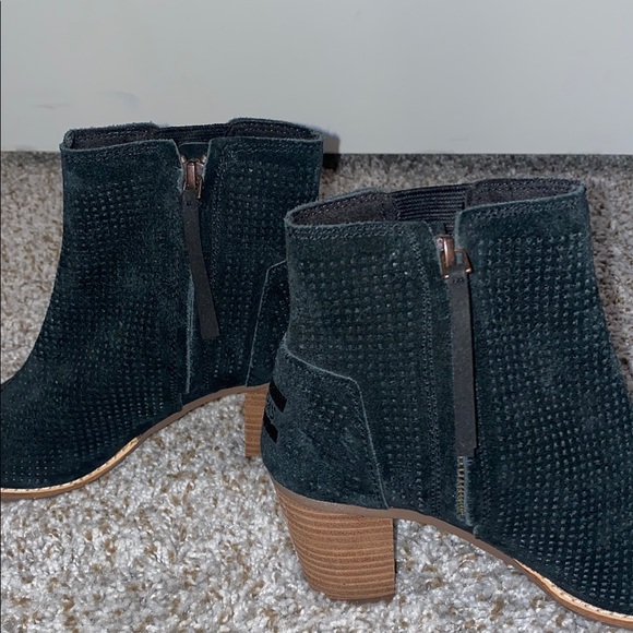 Tom’s Black Peep-Toe Ankle Boots - Picture 3 of 7